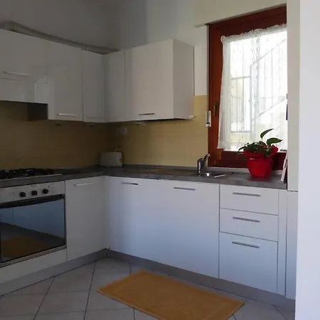 Moderno E Luminoso Ad Apartment